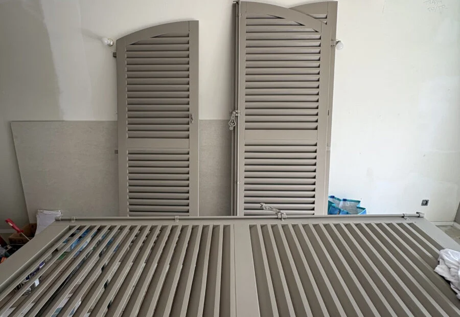 Boiseries, portes & menuiseries laquées à Mandelieu-la-Napoule